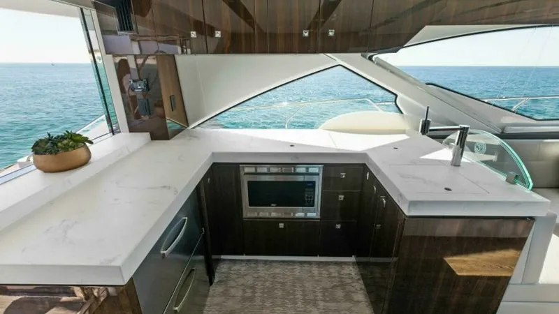 Slide: The Image of Cruisers 60 Cantius Fly 2023 - 10