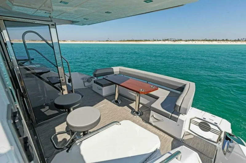 Slide: The Image of Cruisers 60 Cantius Fly 2023 - 7