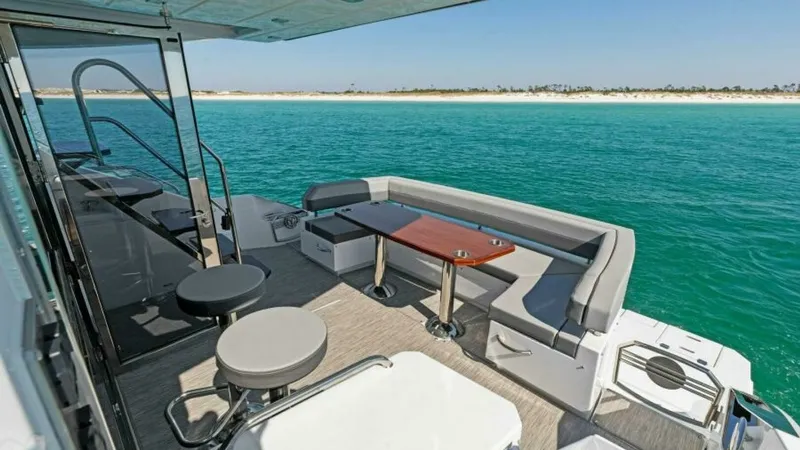 Slide: The Image of Cruisers 60 Cantius Fly 2023 - 7