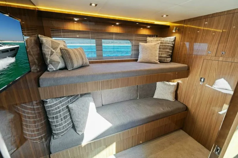 Slide: The Image of Cruisers 60 Cantius Fly 2023 - 29