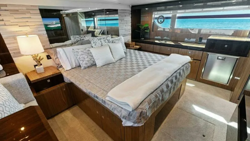 Slide: The Image of Cruisers 60 Cantius Fly 2023 - 16