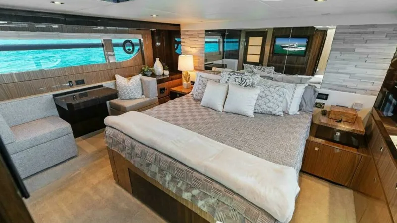 Slide: The Image of Cruisers 60 Cantius Fly 2023 - 17