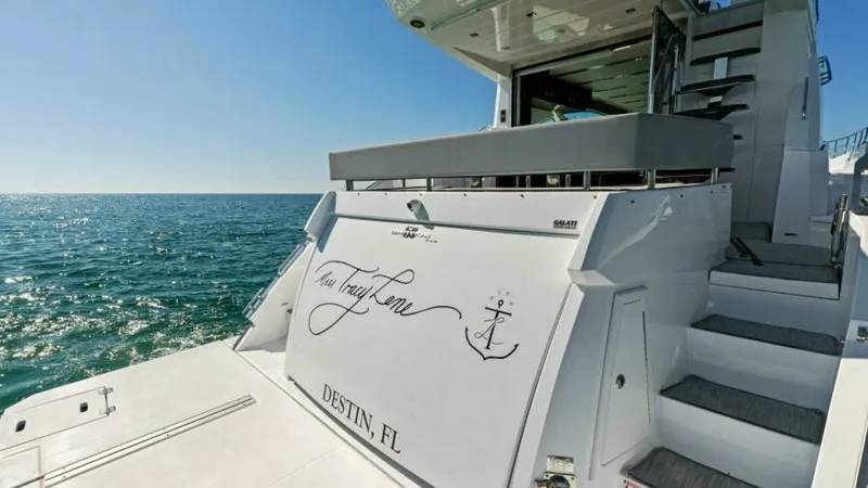 Slide: The Image of Cruisers 60 Cantius Fly 2023 - 70