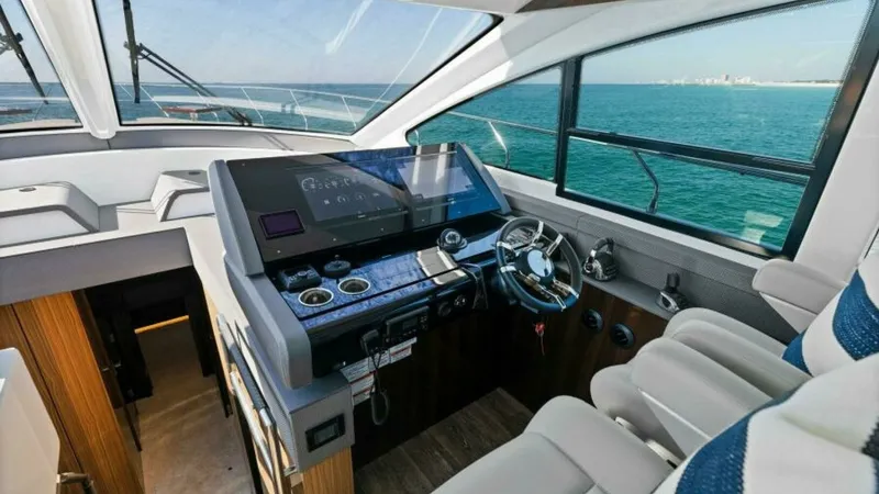 Slide: The Image of Cruisers 60 Cantius Fly 2023 - 31