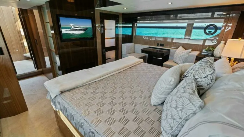 Slide: The Image of Cruisers 60 Cantius Fly 2023 - 18