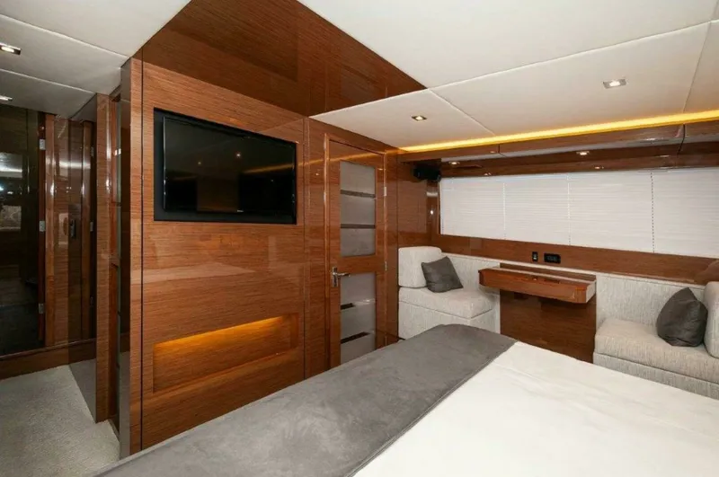 Slide: The Image of Cruisers 60 Cantius 2020 - 20