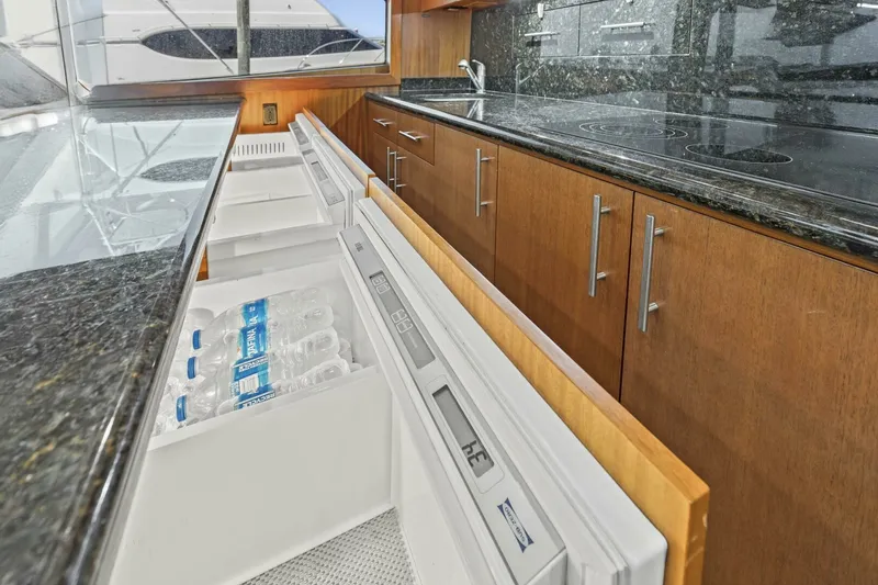 Slide: The Image of Hatteras 60 Convertible 2008 - 12