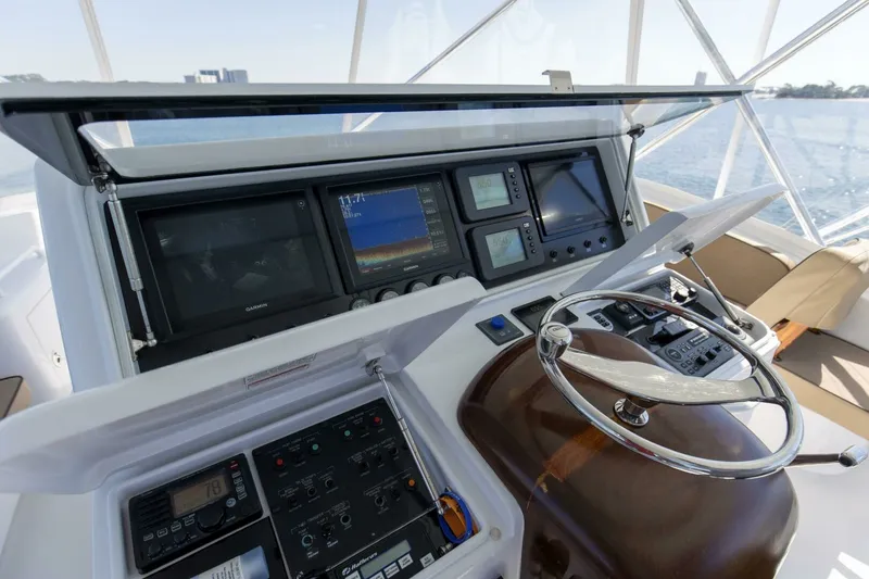Slide: The Image of Hatteras 60 Convertible 2008 - 26