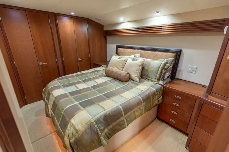 Slide: The Image of Hatteras 60 Convertible 2008 - 11