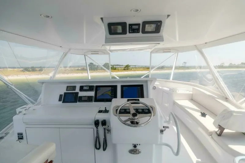 Slide: The Image of Hatteras 60 Convertible 2008 - 18