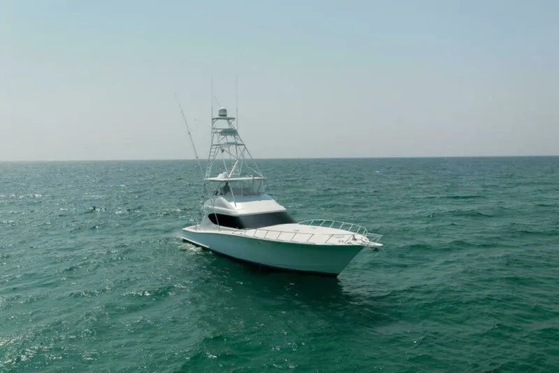 Slide: The Image of Hatteras 60 Convertible 2008 - 29