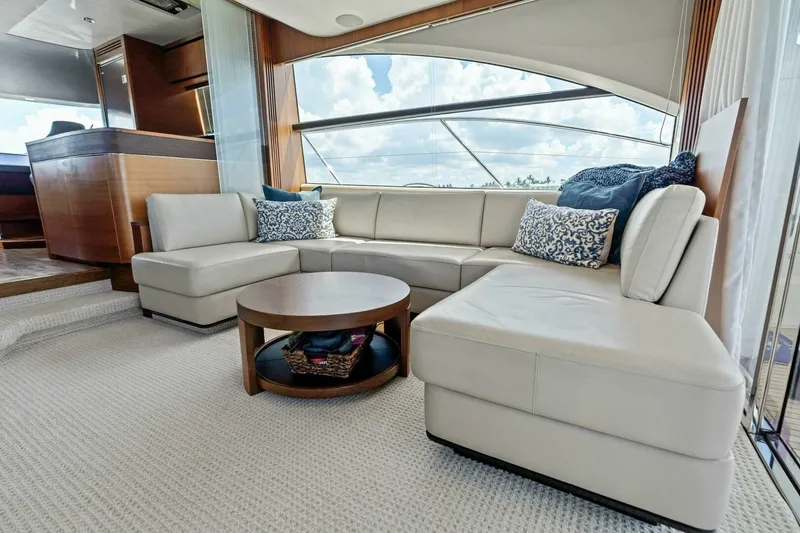 Slide: The Image of Princess F60 2015 - 9