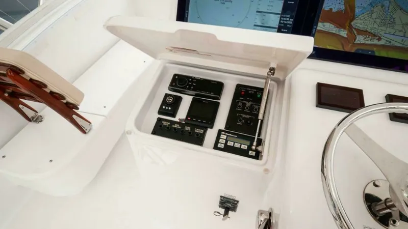Slide: The Image of Hatteras GT60 2016 - 48
