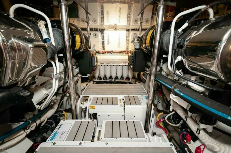 Slide: The Image of Hatteras GT60 2016 - 62