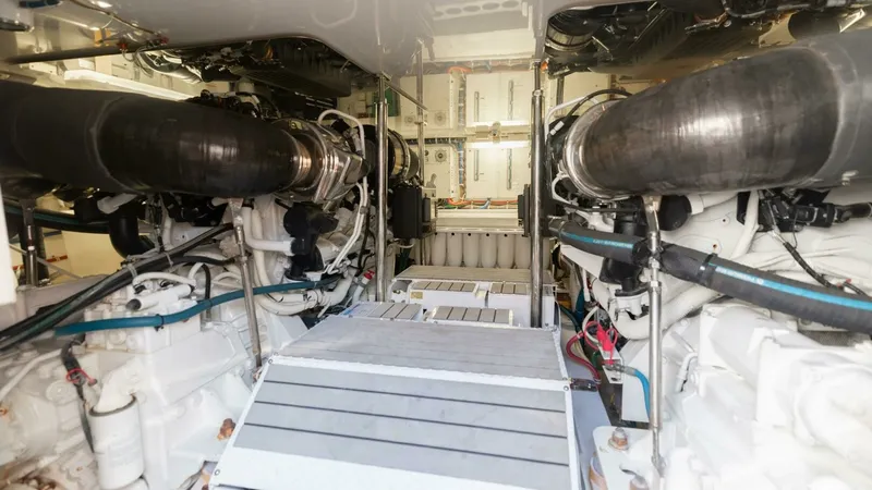 Slide: The Image of Hatteras GT60 2016 - 61