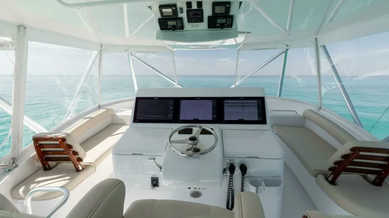Slide: The Image of Hatteras GT60 2016 - 46