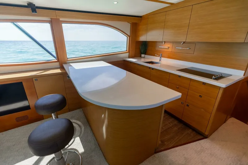 Slide: The Image of Hatteras GT60 2016 - 1