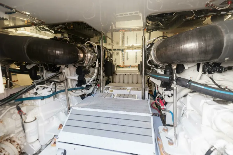 Slide: The Image of Hatteras GT60 2016 - 61