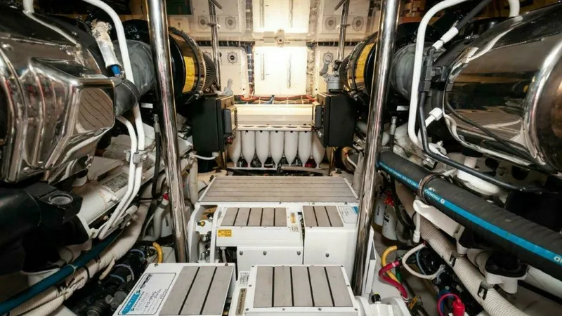 Slide: The Image of Hatteras GT60 2016 - 62