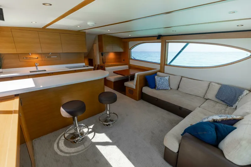 Slide: The Image of Hatteras GT60 2016 - 5