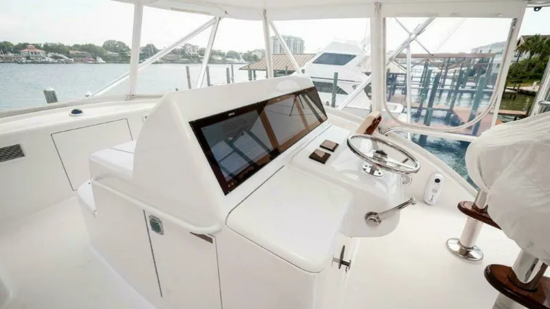 Slide: The Image of Hatteras GT60 2016 - 42