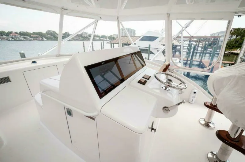 Slide: The Image of Hatteras GT60 2016 - 42