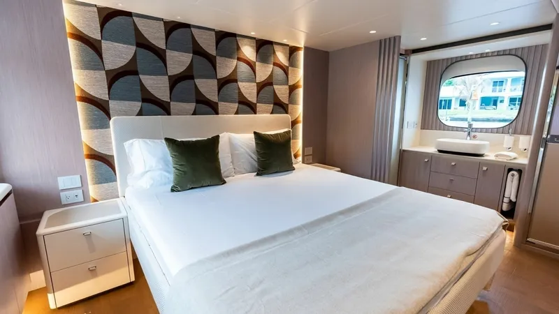 Slide: The Image of Absolute 62 Navetta 2026 - 16