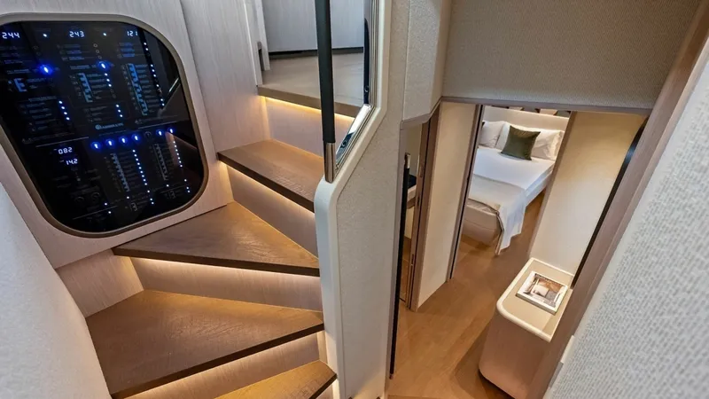 Slide: The Image of Absolute 62 Navetta 2026 - 15