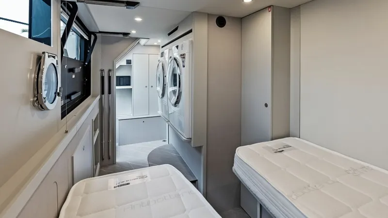 Slide: The Image of Absolute 62 Navetta 2026 - 38