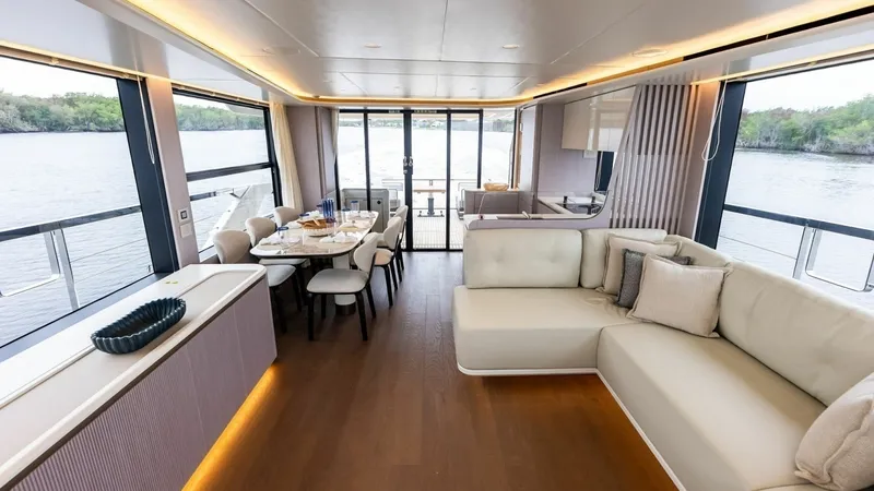 Slide: The Image of Absolute 62 Navetta 2026 - 5