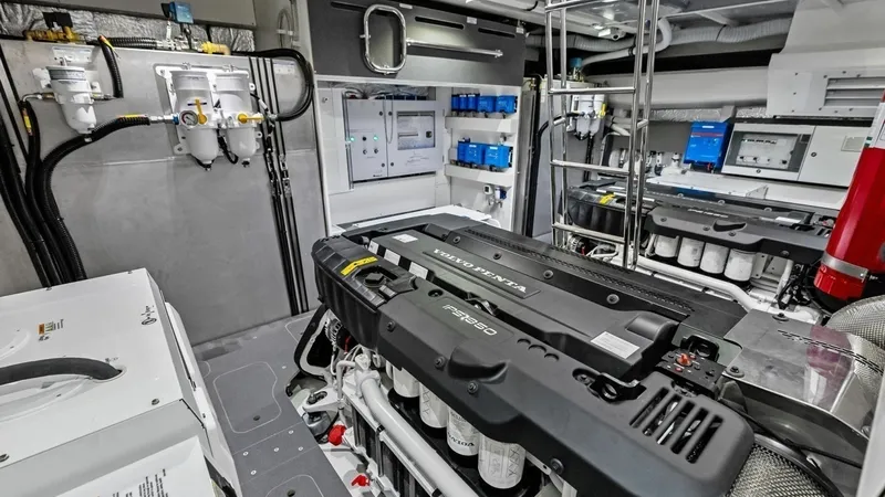 Slide: The Image of Absolute 62 Navetta 2026 - 42