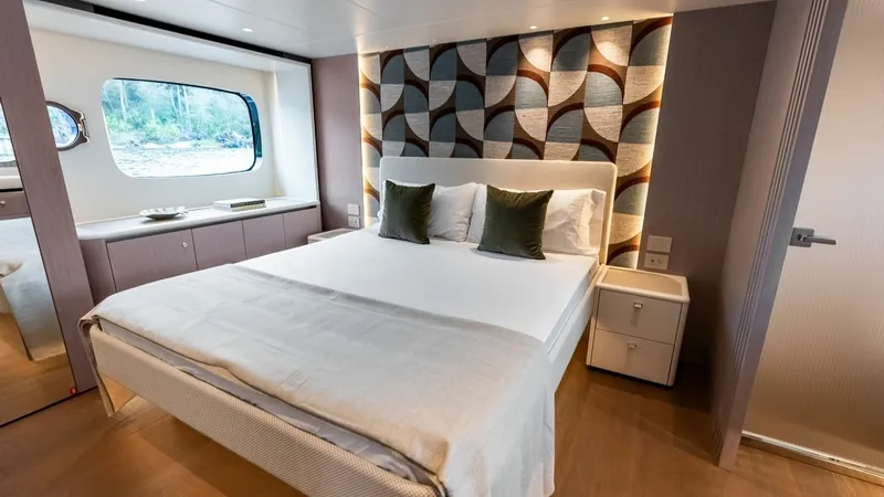 Slide: The Image of Absolute 62 Navetta 2026 - 17