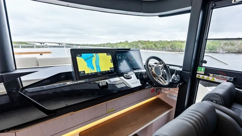Slide: The Image of Absolute 62 Navetta 2026 - 14