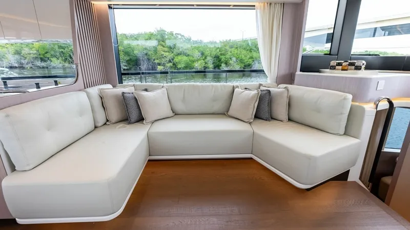 Slide: The Image of Absolute 62 Navetta 2026 - 11