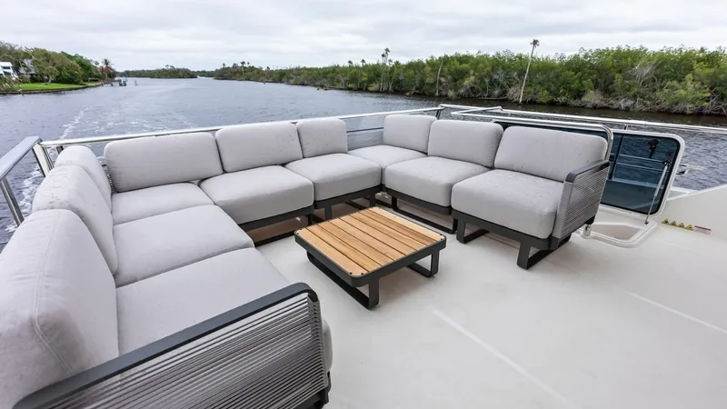Slide: The Image of Absolute 62 Navetta 2026 - 60