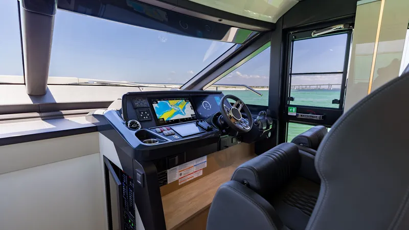 Slide: The Image of Absolute 60 Flybridge 2027 - 16