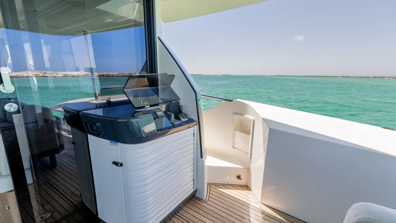 Slide: The Image of Absolute 60 Flybridge 2027 - 43