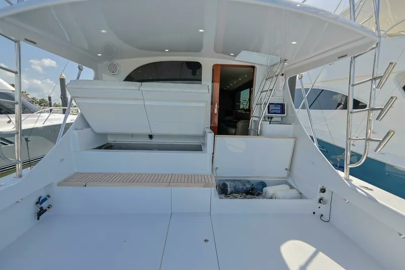 Slide: The Image of Blackwell 62 Convertible 2014 - 34