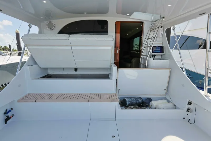 Slide: The Image of Blackwell 62 Convertible 2014 - 35