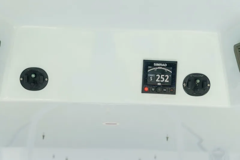 Slide: The Image of Blackwell 62 Convertible 2014 - 24