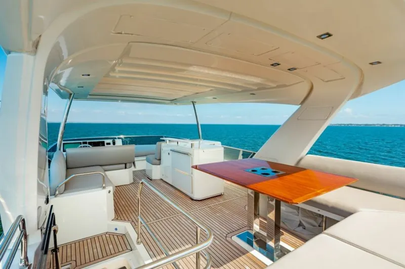 Slide: The Image of Prestige 630 Flybridge 2020 - 45
