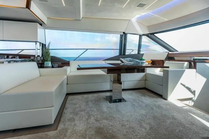 Slide: The Image of Prestige 630 Flybridge 2020 - 14