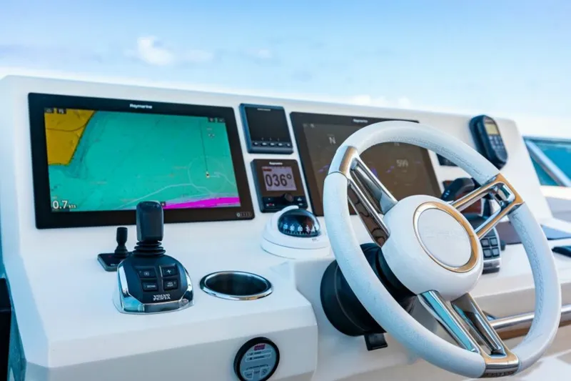 Slide: The Image of Prestige 630 Flybridge 2020 - 47