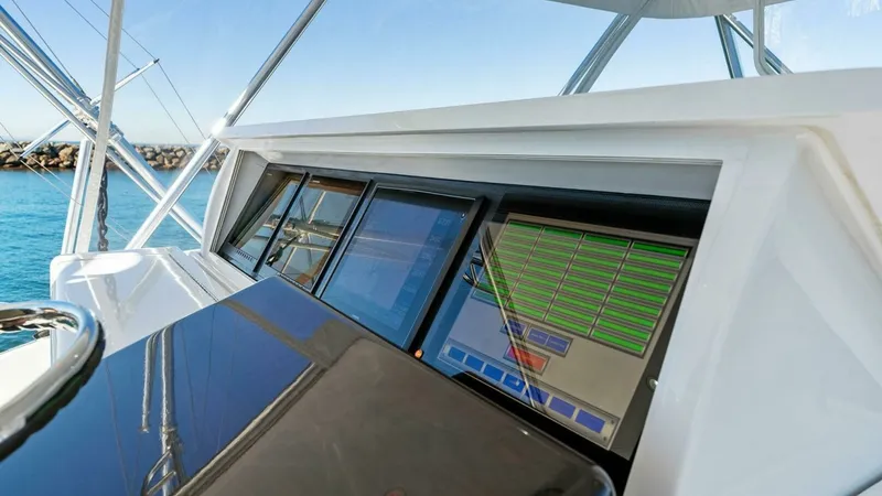 Slide: The Image of Hatteras 64 Convertible 2007 - 39