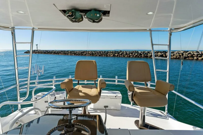 Slide: The Image of Hatteras 64 Convertible 2007 - 31