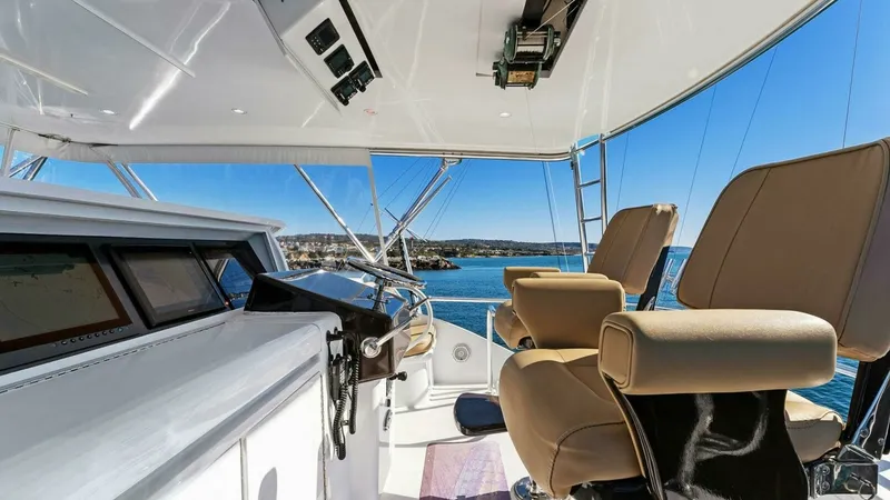 Slide: The Image of Hatteras 64 Convertible 2007 - 34