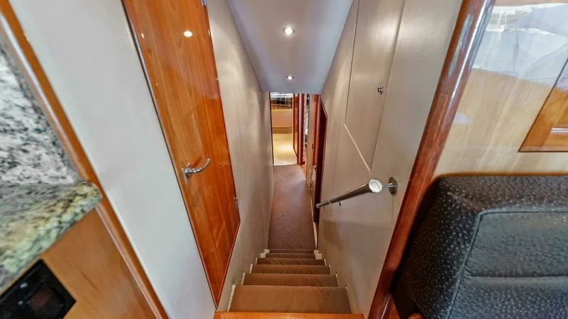 Slide: The Image of Hatteras 64 Convertible 2007 - 16