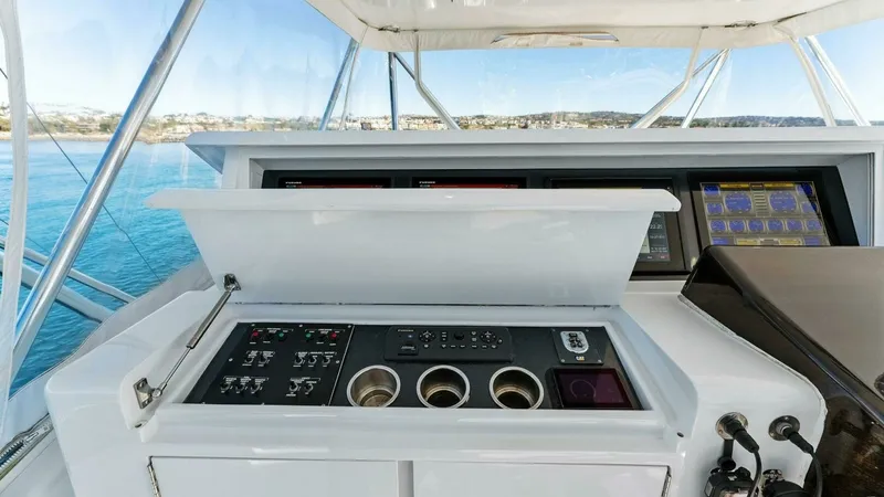 Slide: The Image of Hatteras 64 Convertible 2007 - 37