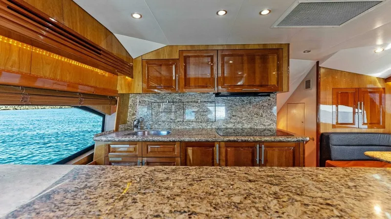 Slide: The Image of Hatteras 64 Convertible 2007 - 15