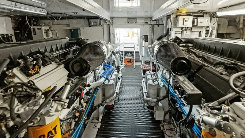 Slide: The Image of Hatteras 64 Convertible 2007 - 49